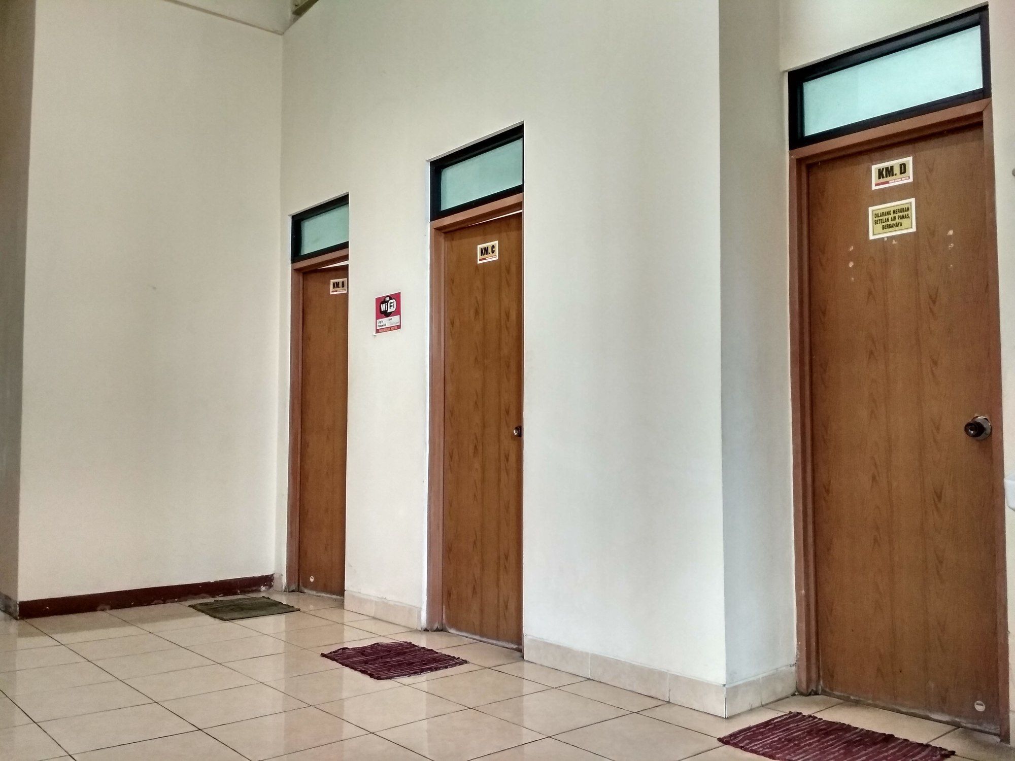 Imam Bonjol Hostel Semarang Esterno foto